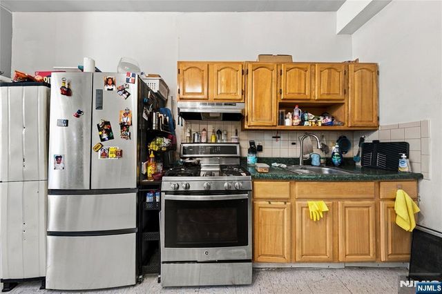 326 32nd Street, Union City, NJ 07087