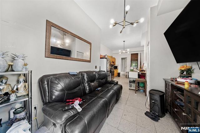 326 32nd Street, Union City, NJ 07087