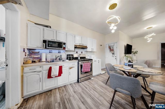 326 32nd Street, Union City, NJ 07087