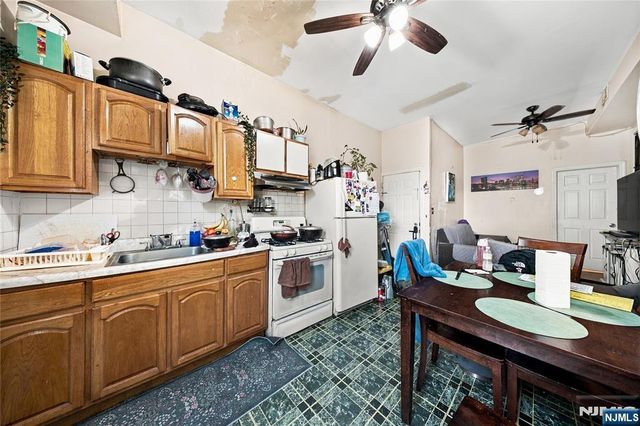 326 32nd Street, Union City, NJ 07087