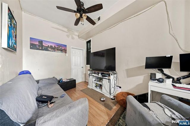 326 32nd Street, Union City, NJ 07087
