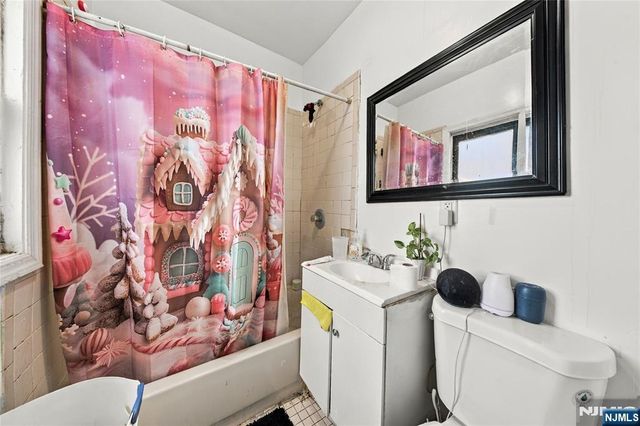 326 32nd Street, Union City, NJ 07087