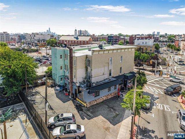 326 32nd Street, Union City, NJ 07087
