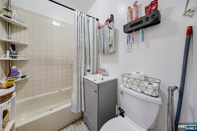 326 32nd Street, Union City, NJ 07087
