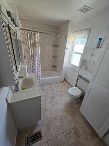7139 W 74th Place, Chicago, IL 60638