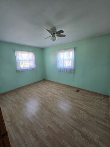 7139 W 74th Place, Chicago, IL 60638