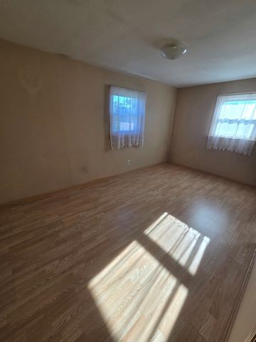 7139 W 74th Place, Chicago, IL 60638