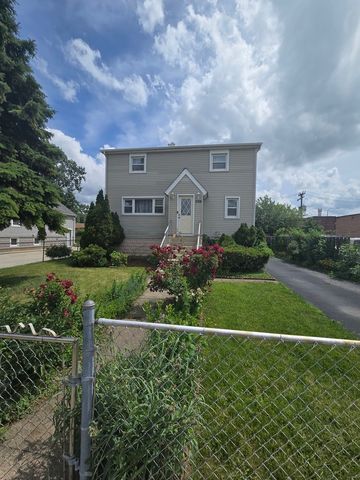 7139 W 74th Place, Chicago, IL 60638