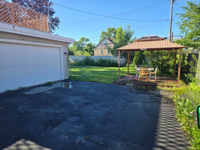 7139 W 74th Place, Chicago, IL 60638