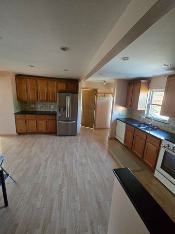 7139 W 74th Place, Chicago, IL 60638