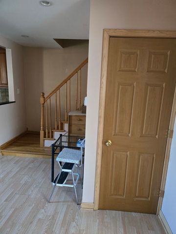 7139 W 74th Place, Chicago, IL 60638
