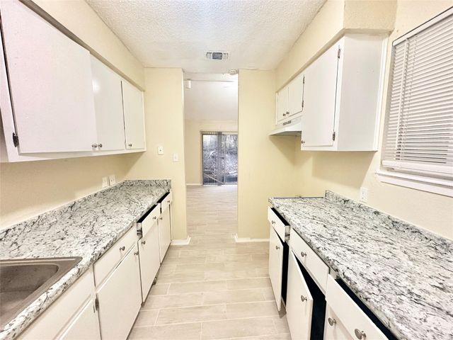 4302 Scottsdale RD B, Austin, TX 78721