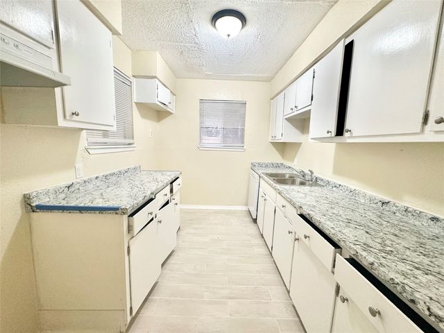 4302 Scottsdale RD B, Austin, TX 78721