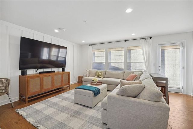 1029 Brandsford Street NW, Atlanta, GA 30318