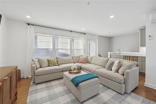1029 Brandsford Street NW, Atlanta, GA 30318