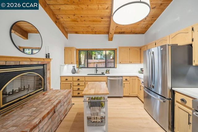 18103 La Verne Dr, Los Gatos, CA 95033