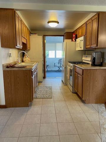 7705 Independence Street, Merrillville, IN 46410