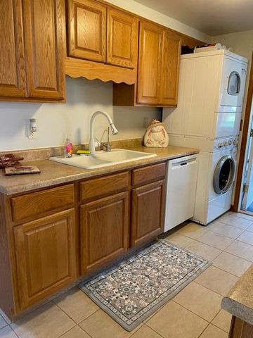 7705 Independence Street, Merrillville, IN 46410