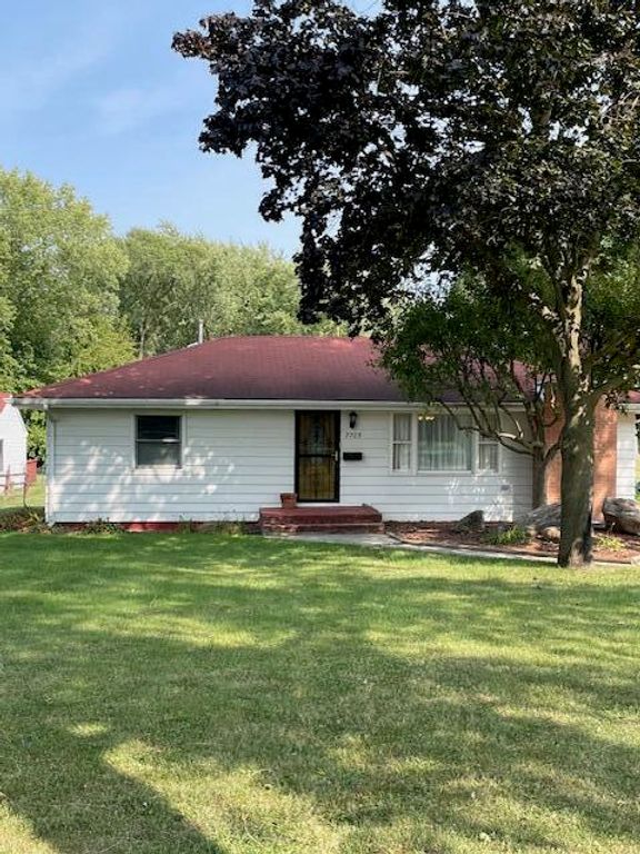 7705 Independence Street, Merrillville, IN 46410