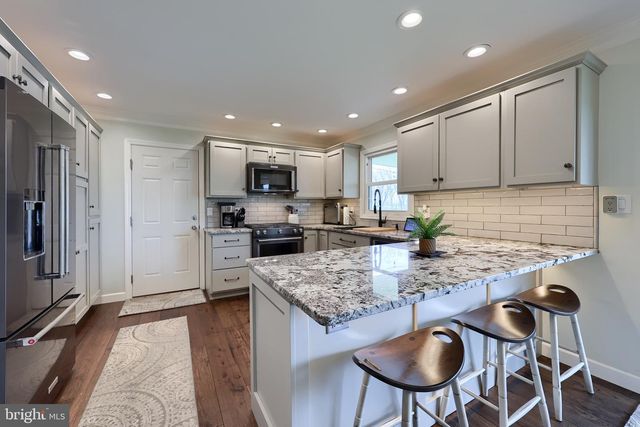 524 W TROUT RUN RD, Ephrata, PA 17522