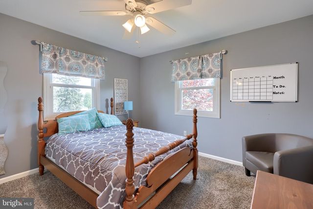 524 W TROUT RUN RD, Ephrata, PA 17522