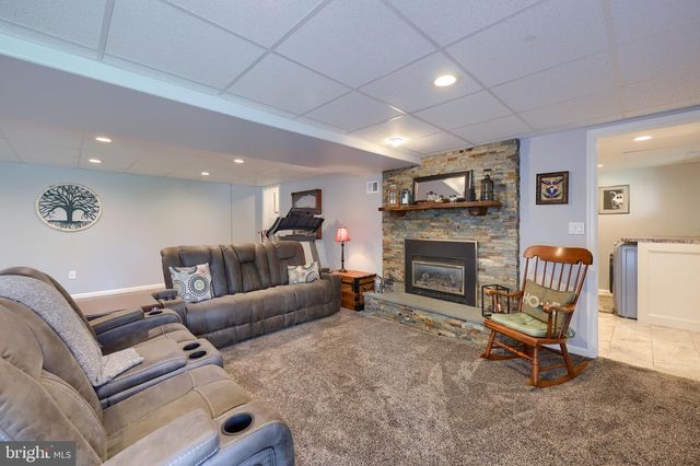 524 W TROUT RUN RD, Ephrata, PA 17522