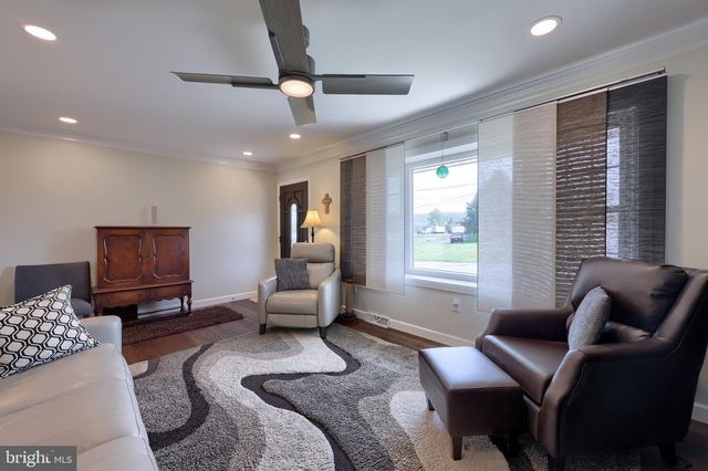 524 W TROUT RUN RD, Ephrata, PA 17522