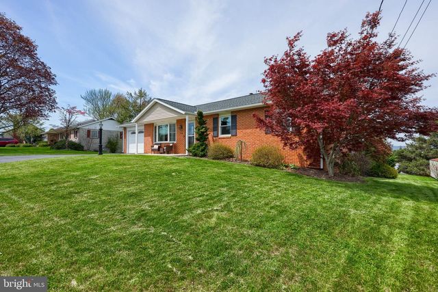 524 W TROUT RUN RD, Ephrata, PA 17522