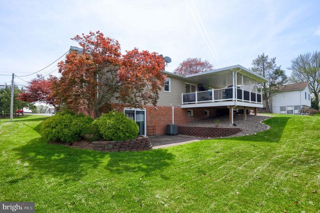 524 W TROUT RUN RD, Ephrata, PA 17522