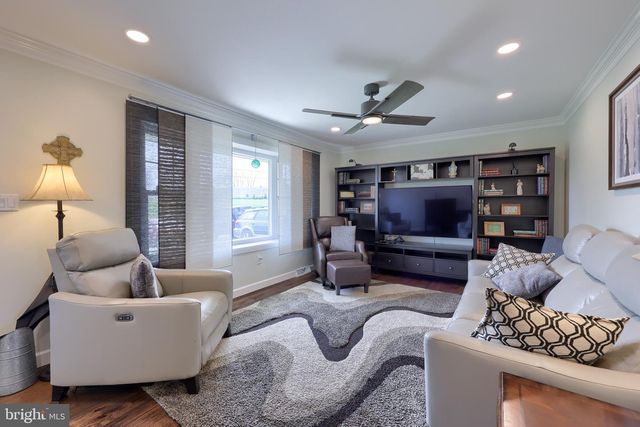 524 W TROUT RUN RD, Ephrata, PA 17522