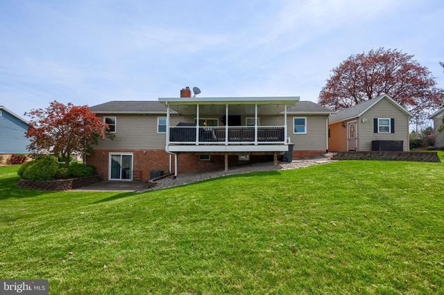 524 W TROUT RUN RD, Ephrata, PA 17522