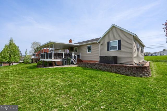 524 W TROUT RUN RD, Ephrata, PA 17522