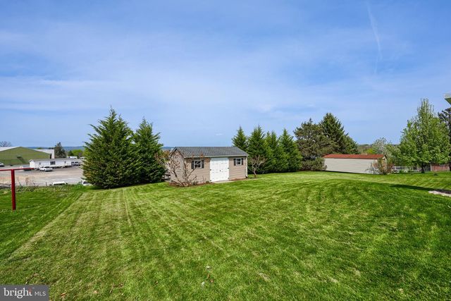 524 W TROUT RUN RD, Ephrata, PA 17522