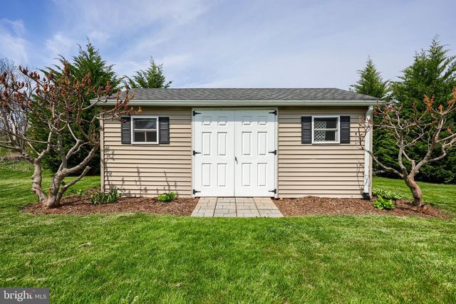 524 W TROUT RUN RD, Ephrata, PA 17522