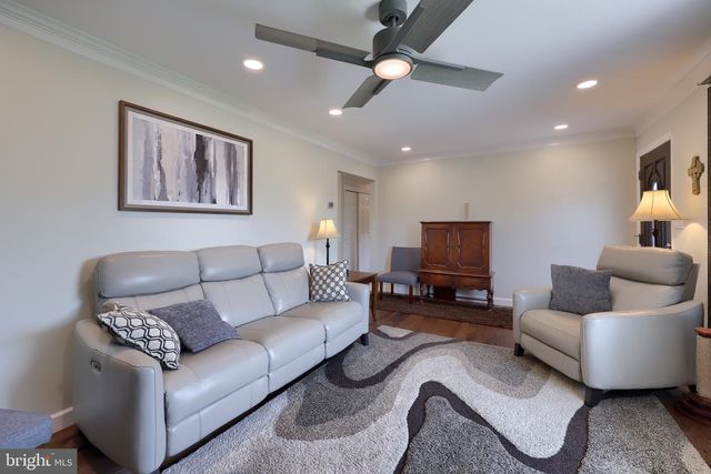 524 W TROUT RUN RD, Ephrata, PA 17522