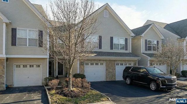136 Mountainside Drive, Pompton Lakes, NJ 07442