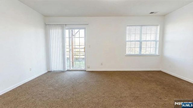 136 Mountainside Drive, Pompton Lakes, NJ 07442