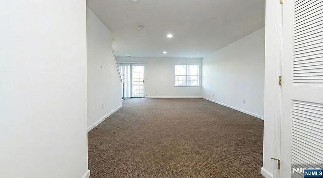 136 Mountainside Drive, Pompton Lakes, NJ 07442