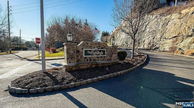 136 Mountainside Drive, Pompton Lakes, NJ 07442