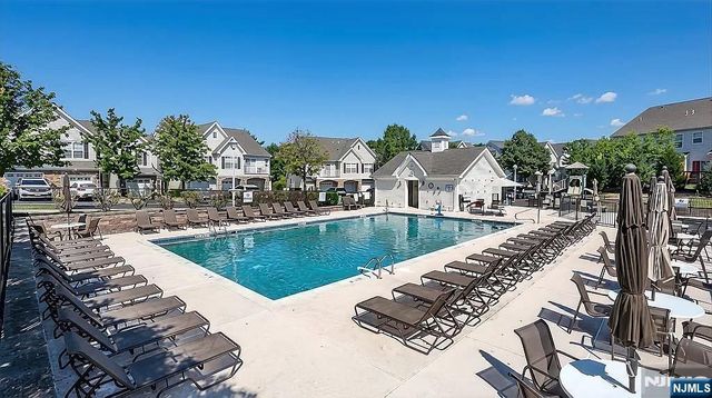 136 Mountainside Drive, Pompton Lakes, NJ 07442