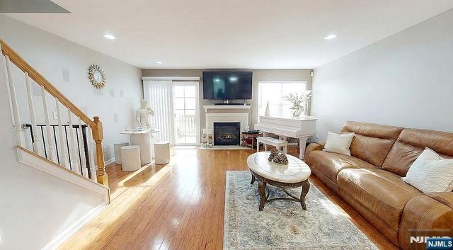 136 Mountainside Drive, Pompton Lakes, NJ 07442