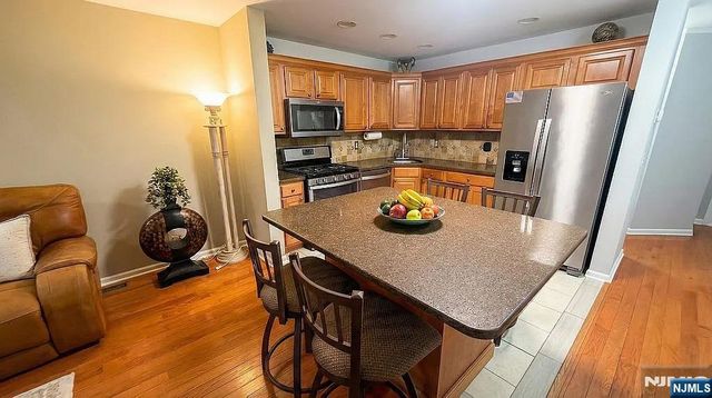 136 Mountainside Drive, Pompton Lakes, NJ 07442