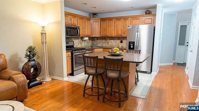 136 Mountainside Drive, Pompton Lakes, NJ 07442