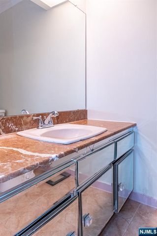 200 Winston 1005, Cliffside Park, NJ 07010