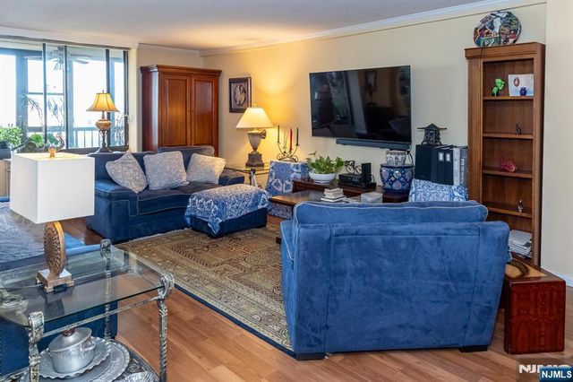 200 Winston 1005, Cliffside Park, NJ 07010