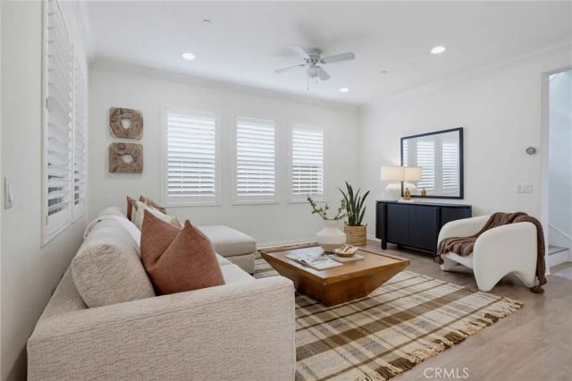 129 Yellow Pine, Irvine, CA 92618
