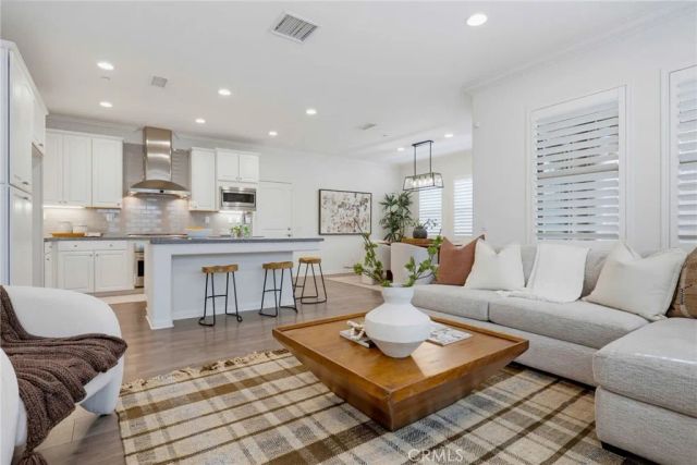 129 Yellow Pine, Irvine, CA 92618