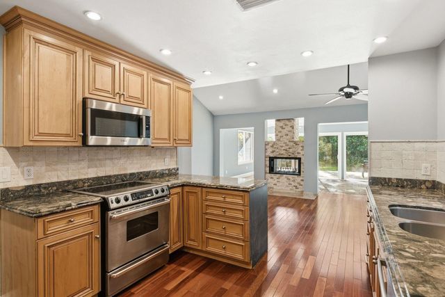 10907 AUTUMN OAK PLACE, Tampa, FL 33618