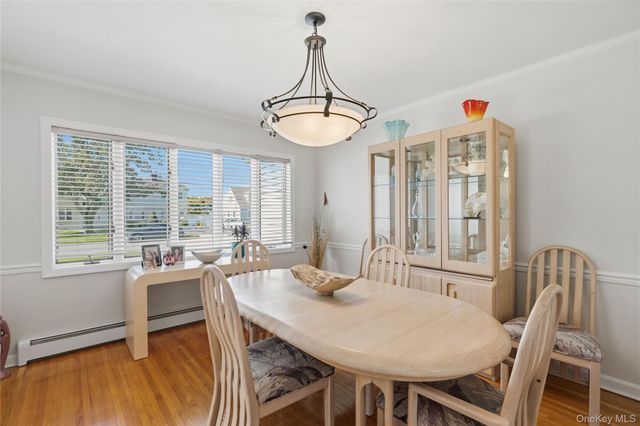 2 Amherst Place, Massapequa, NY 11758