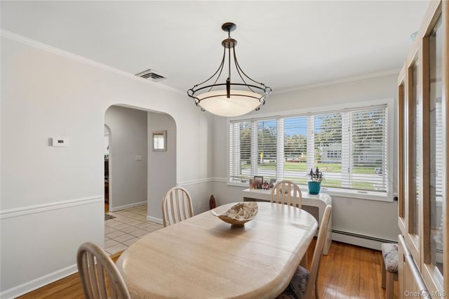 2 Amherst Place, Massapequa, NY 11758
